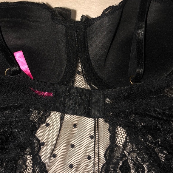 Super Sexy Chamise thong set w/ detachable garters - Picture 5 of 6